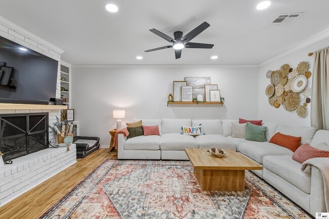 Building Photo - 111 Jennifer Ln