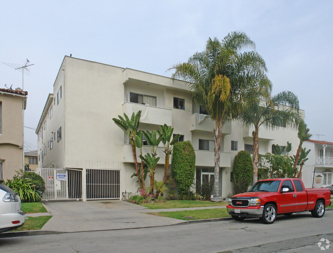 1041 S Corning St, Los Angeles, CA 90035 Apartments in Los Angeles