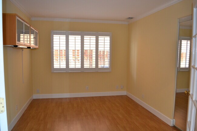 Building Photo - Modern Hi-tech House. Recently remodeled w...