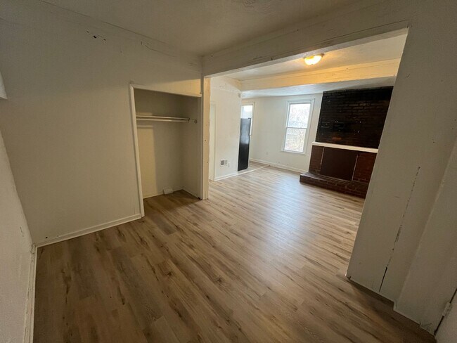 Foto del edificio - 7543 Melrose St