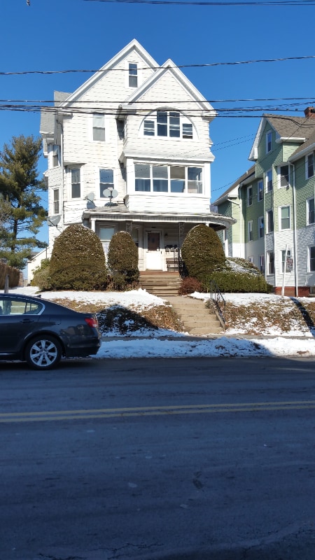 Building Photo - 344 Chestnut St