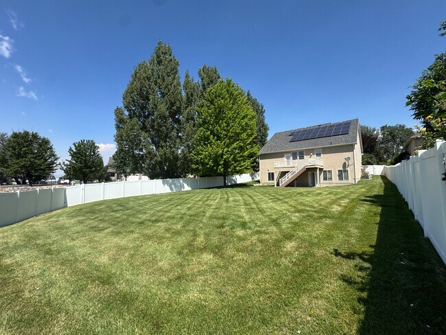 Building Photo - 1248 E 530 N