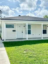 Building Photo - 526 Live Oak Blvd