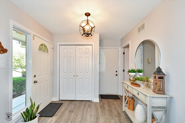 Foto del edificio - 17323 Lakebrook Dr