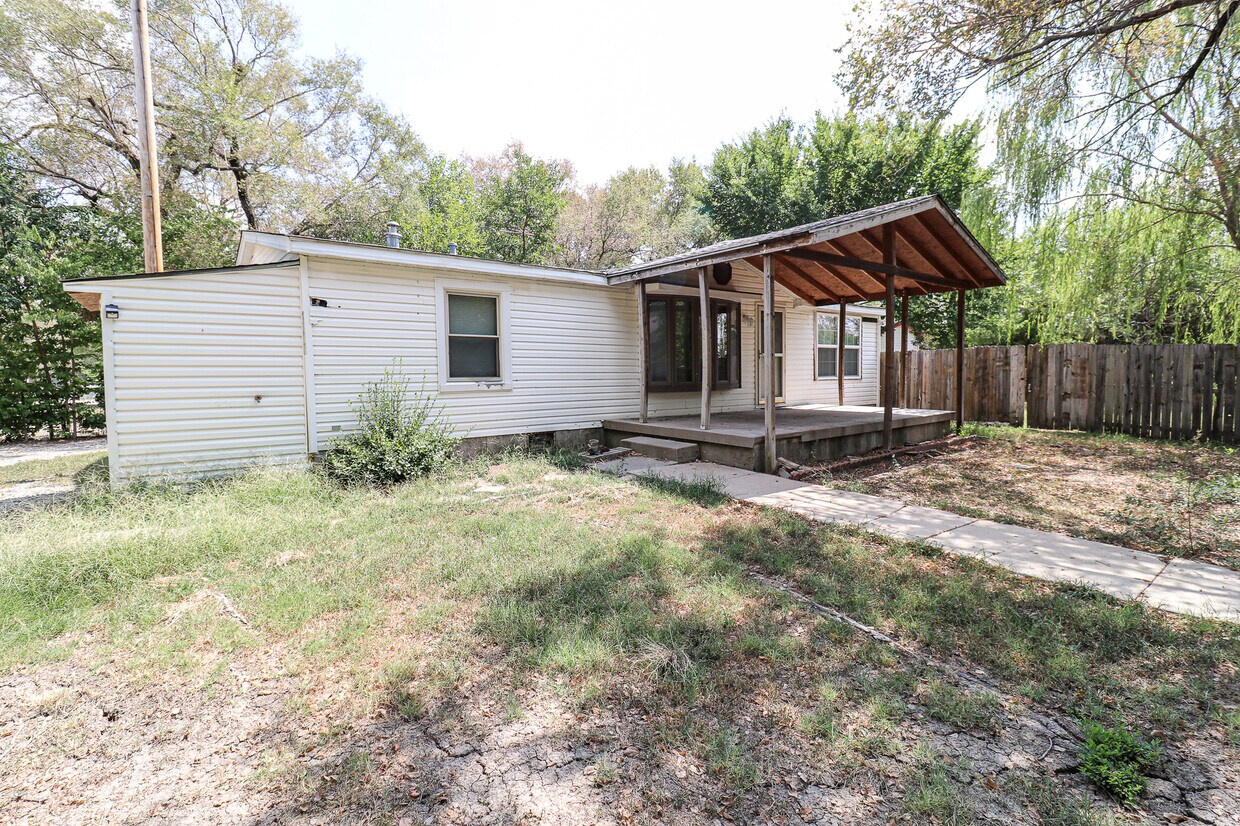 1511 E Capital Rd, Andover, KS 67002 House Rental in Andover, KS