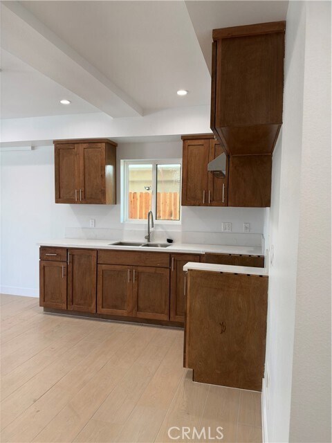 Building Photo - 908 Lakme Ave