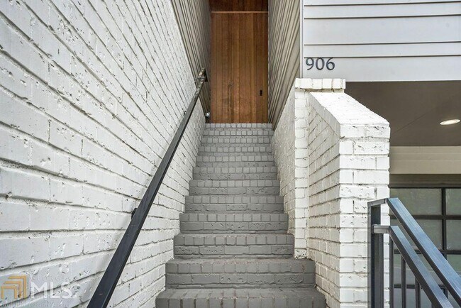 Foto del edificio - 906 Lenox Blvd