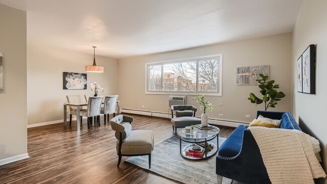 Living/Dining Room - 1415 W Pratt Blvd