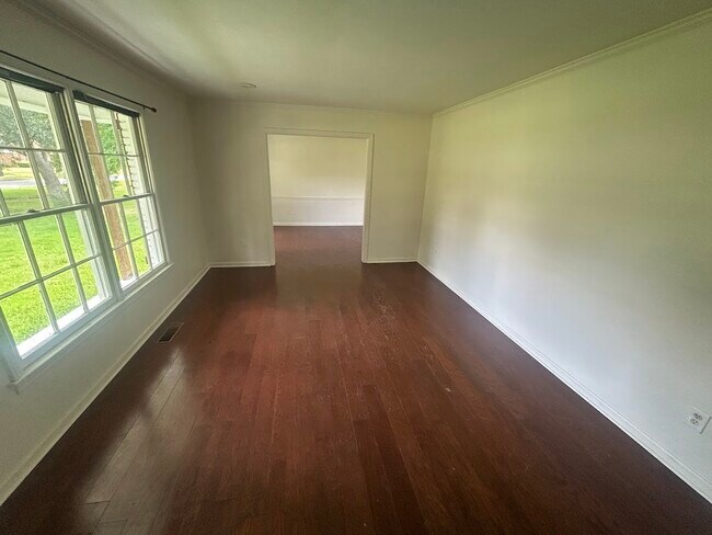 Foto del edificio - 1728 Lynwood Ln
