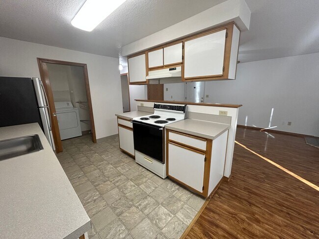 Foto del edificio - 2 Bedroom Duplex Near the Jim Parsley Community Center!