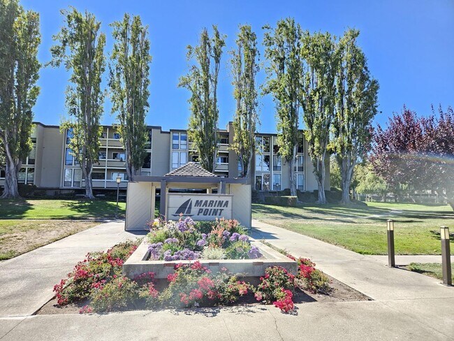Foto del edificio - 1191 Compass Ln