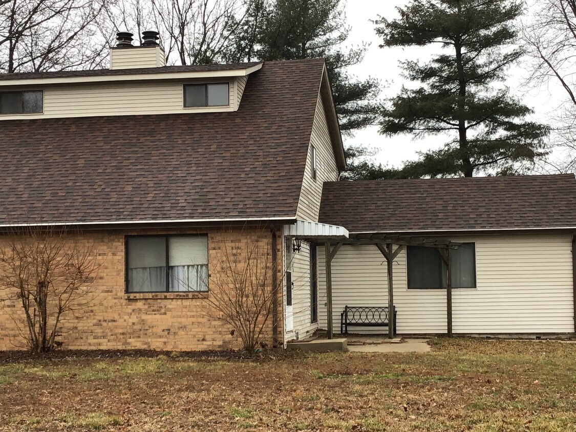 400 Ponderosa Ave, O'Fallon, IL 62269 House for Rent in O'Fallon, IL