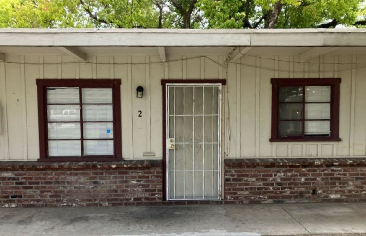 Primary Photo - 1130 Stoddard Ave