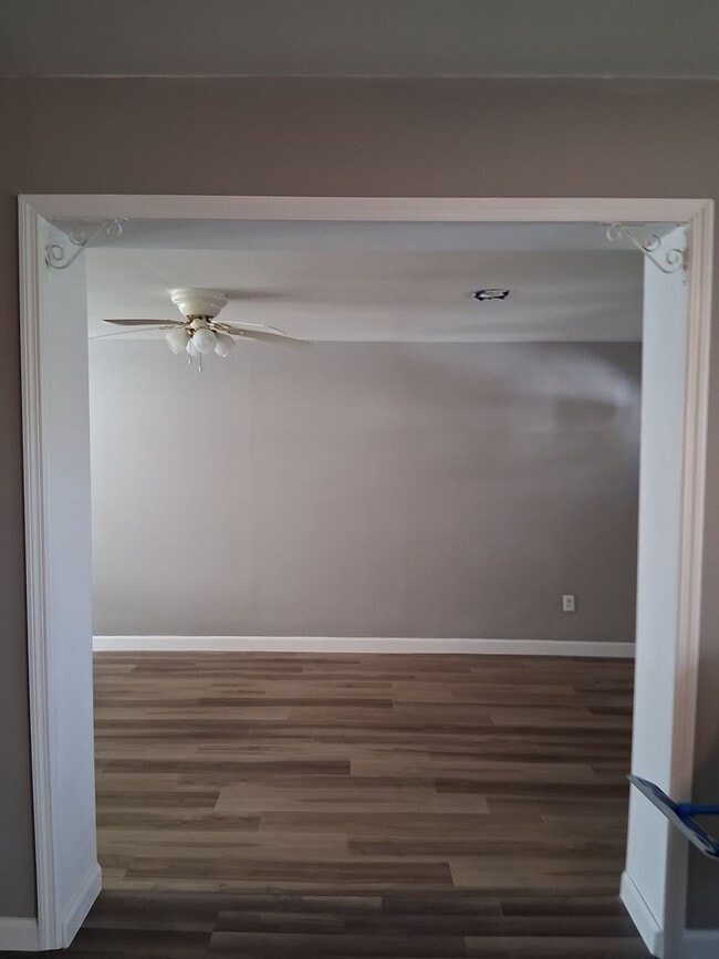 Building Photo - 5264 Whaley Dr