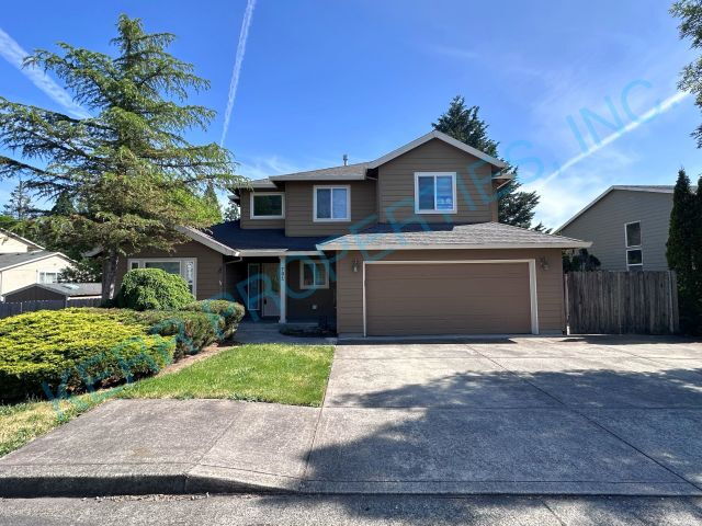 Foto principal - Charming 4-Bed Oasis with 2.5 Baths in Gre...