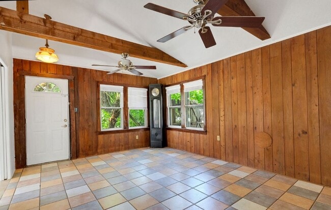 Foto del edificio - 1300 40th St