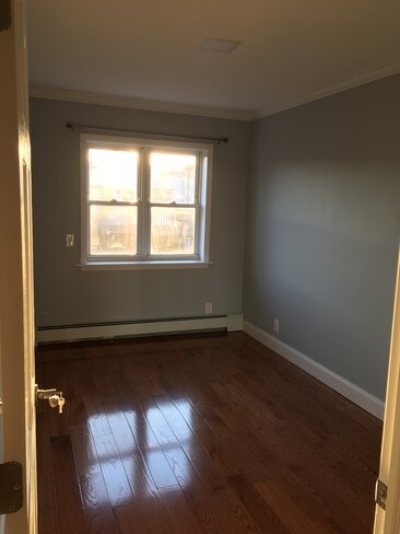 Foto del edificio - 1366 E 86th St