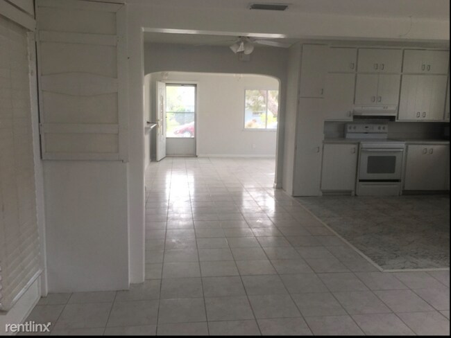 Building Photo - 3 br, 1 bath House - 4247 11th Ave. N