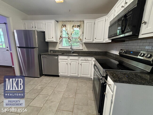 Foto del edificio - 3158 Galloway Dr