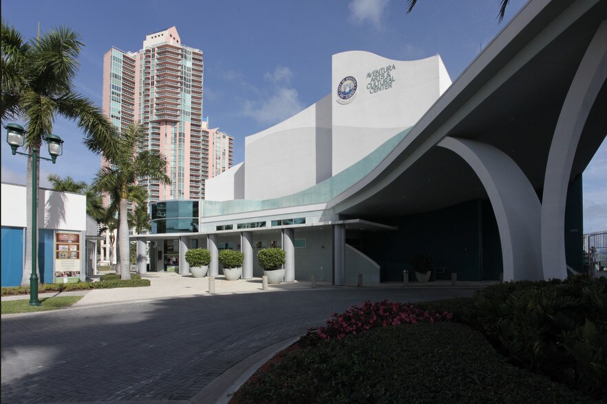 Picture of Outer Aventura Aventura