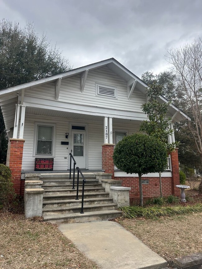 Building Photo - Charming 1 Bedroom, 1 Bath Furnished Home Available for Rent with Flexible Lease Terms