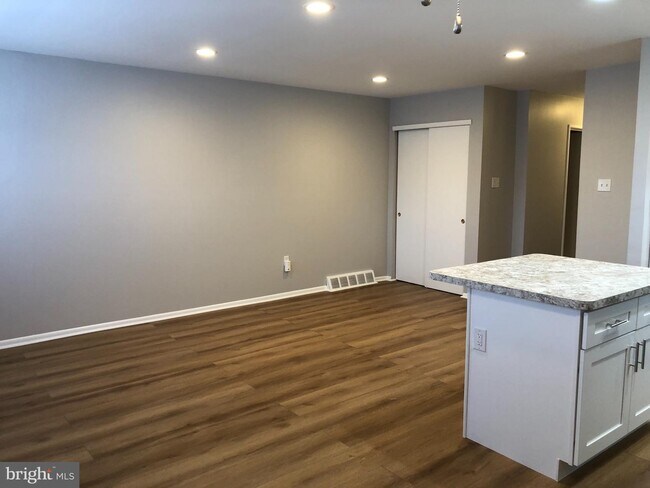 Building Photo - 4718 St Denis Dr