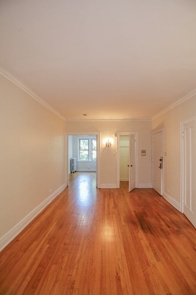 Building Photo - 5726 S Blackstone Ave