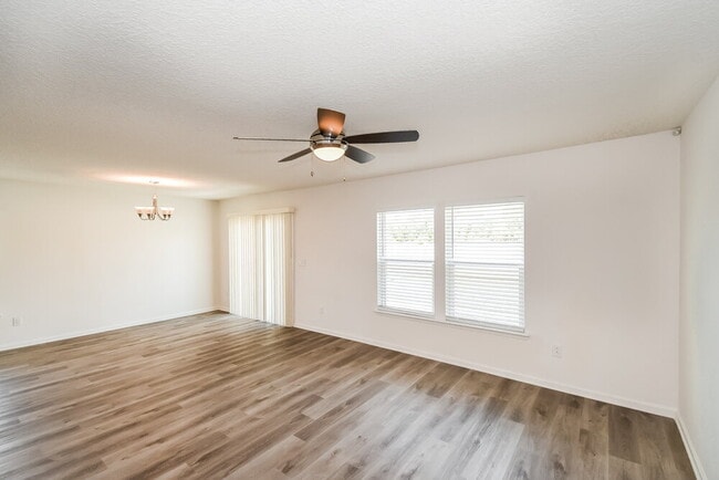 Building Photo - 7573 Sunnydale Ln