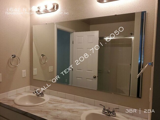 Foto del edificio - Light Bright and Beautiful 3bd 2bh Kuna home