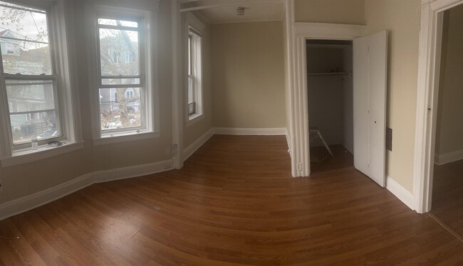 Building Photo - 168 Van Nostrand Ave