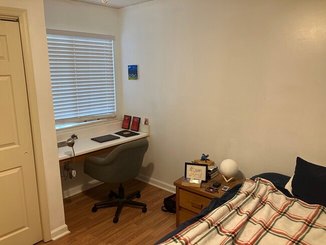 Bedroom Desk - 155 Anderson Hwy