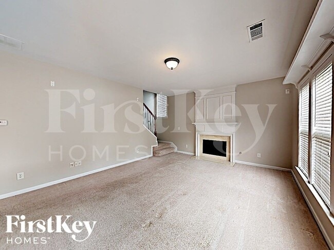 Building Photo - 2460 Vistoria Dr