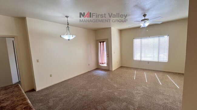 Building Photo - 3 Bedrooms, 2 Baths