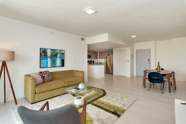 Building Photo - 1710 SW 27th Ave