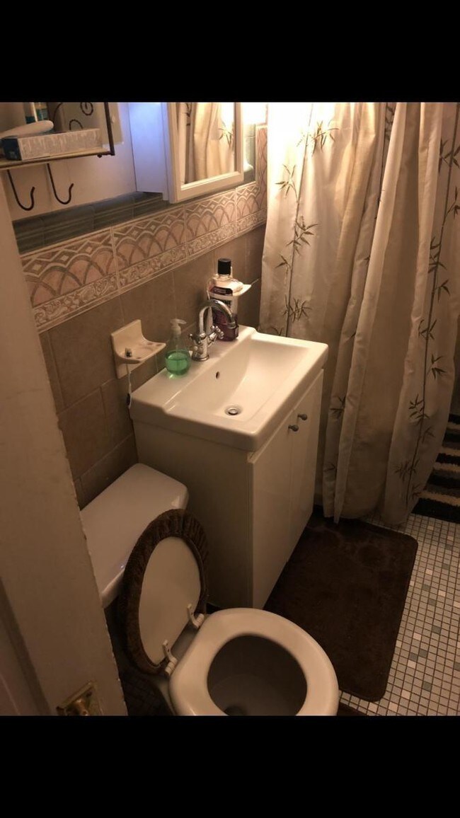 Building Photo - 1 bedroom in Philadelphia PA 19143