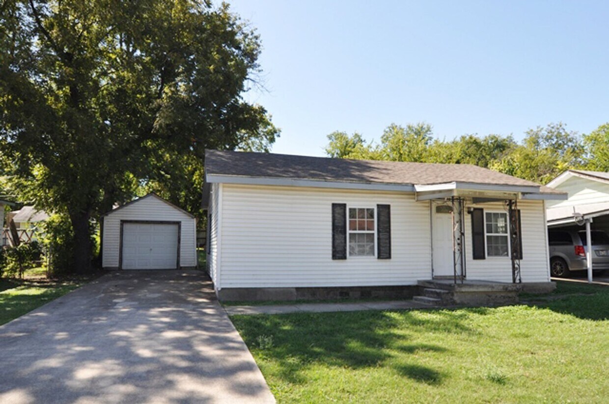Primary Photo - Remodeled 2-1-1 in White Settlement!