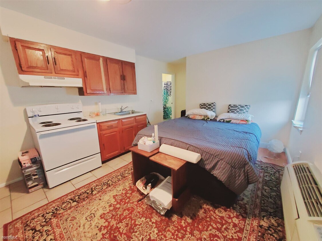 Building Photo - Studio, 1 bath Condo - 12 Houston Ter Apt 3