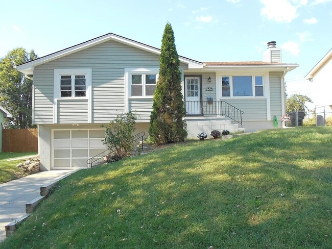 Comfortable 3-Bedroom Home with Park Access & Easy Commute - Comfortable 3-Bedroom Home with Park Access & Easy Commute