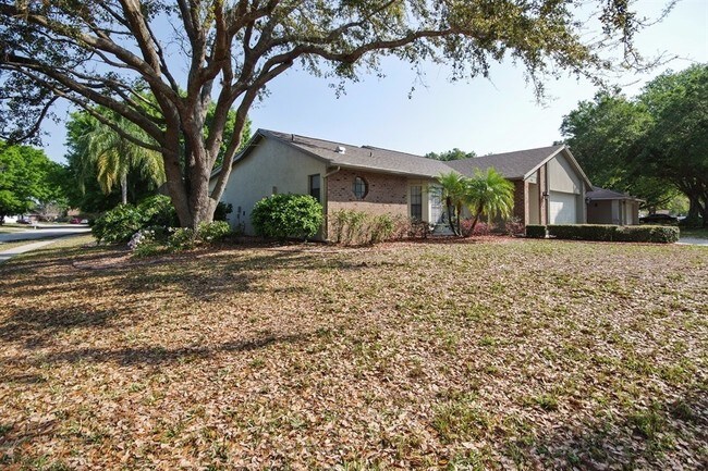 Building Photo - 266 Stillwater Dr