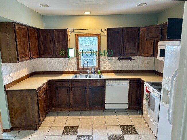 Foto del edificio - 626 Oak St NE