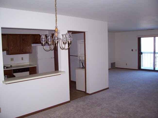 Foto del edificio - W71N881 Harrison Ct