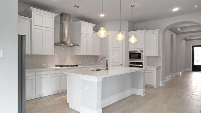 Building Photo - 16807 Hemlock Grove Dr