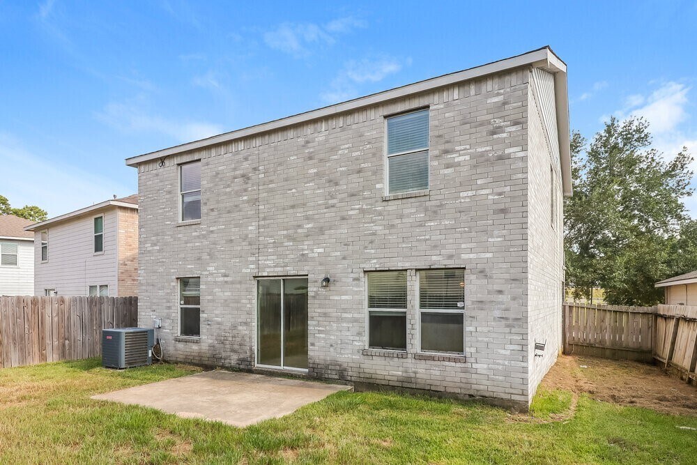 Foto del edificio - 5006 Roth Forest Ln