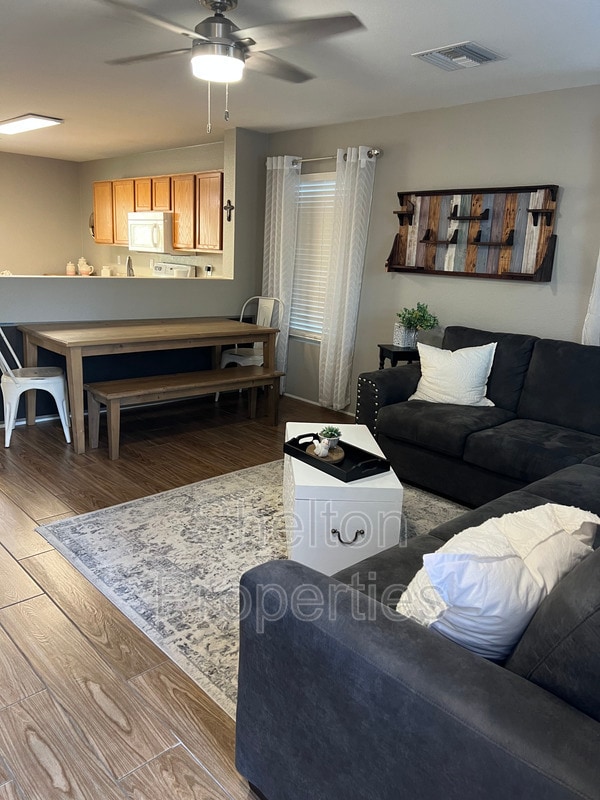 Foto del edificio - 15439 W Cortez St