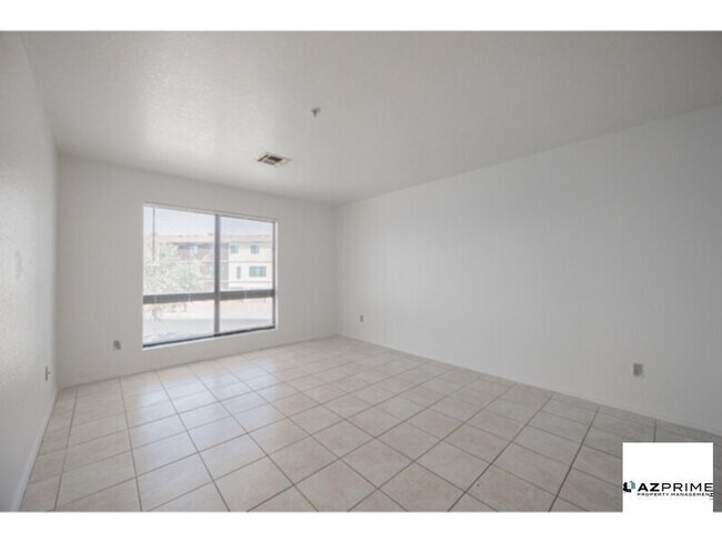 Building Photo - $1495 OFF FIRST MONTH'S RENT MOVE IN SPECIAL!