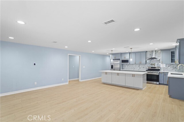Foto del edificio - 8996 Newport Ave