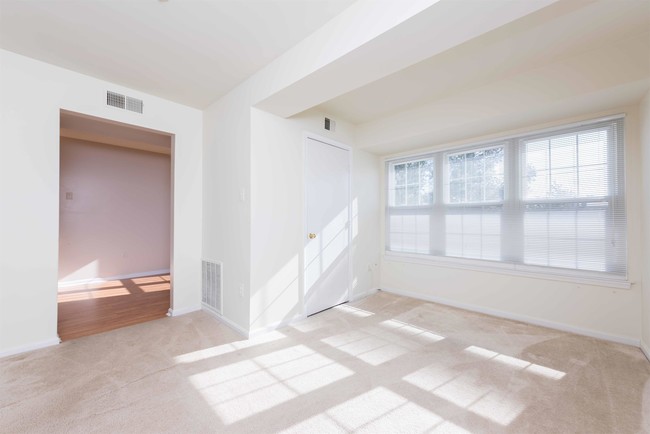 Building Photo - 14913 McKisson Ct