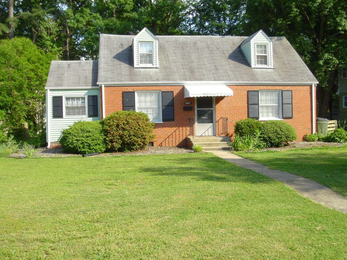 Primary Photo - 1011 Willow Lawn Dr