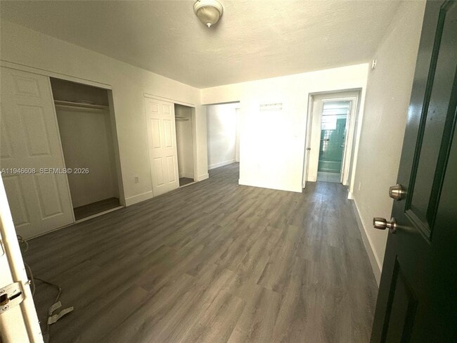 Foto del edificio - 720 NW 27th Ct