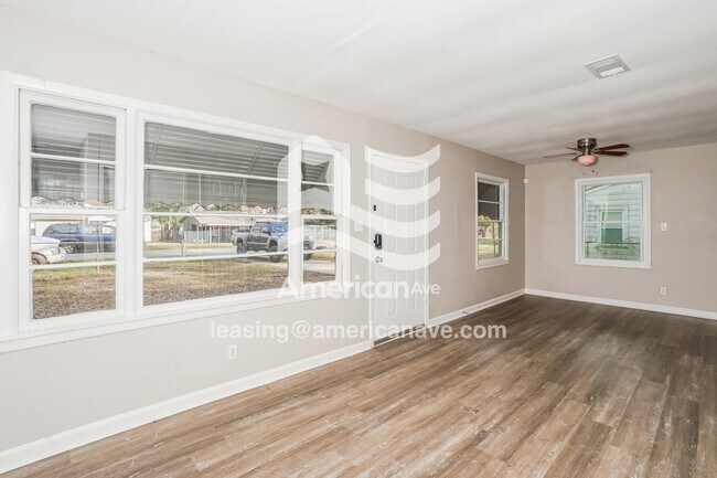 Building Photo - 215 Johns Rd